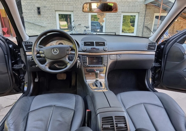 Mercedes-Benz Klasa E cena 28900 przebieg: 279000, rok produkcji 2007 z Pruszków małe 466
